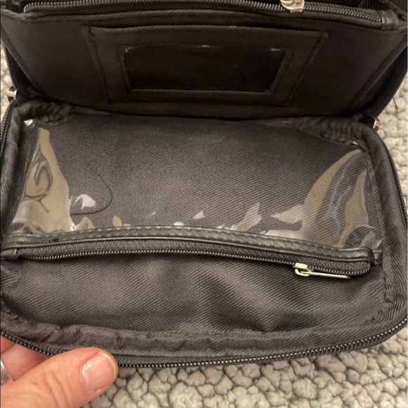 Small Hand bag lots of pockets - Picture 4 of 8